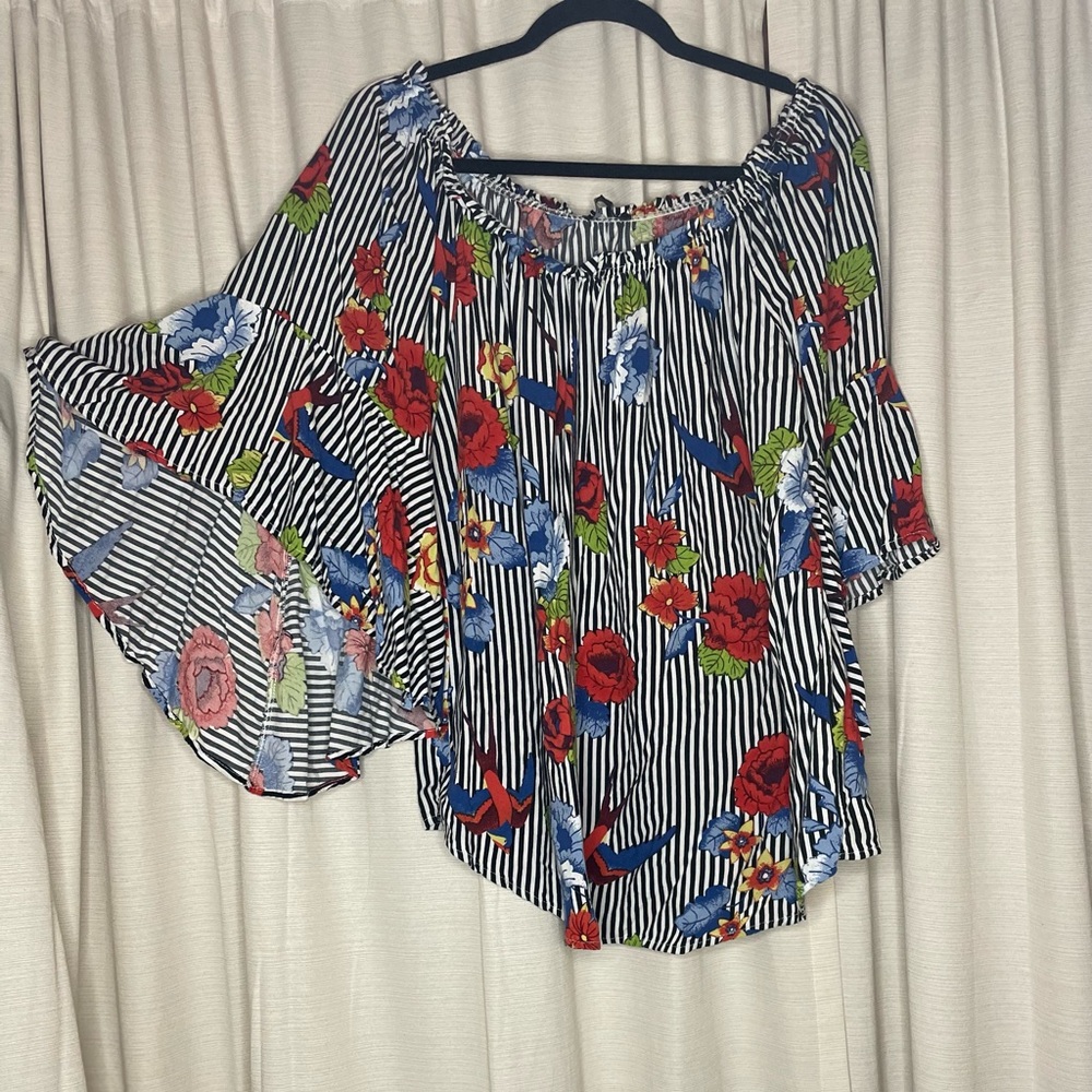 Size 2X Miss Lili striped floral blouse
